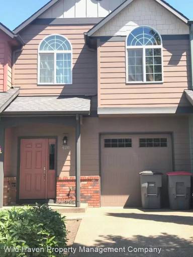 Main picture of 417 SW Pemberly Loop