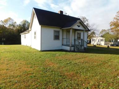 Main picture of 1366 Old Mt Olive Hwy