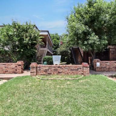 Main picture of 4816 Wellesley Ave