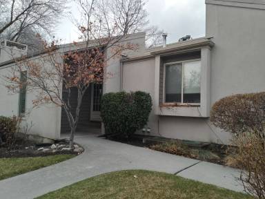 Main picture of 5672 S Park Pl E