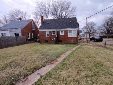 Main picture of 4488 Maryland St
