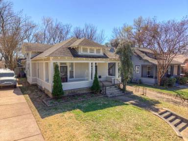 Main picture of 1879 Felix Ave
