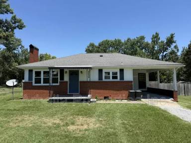 Main picture of 2239 Buckingham Rd