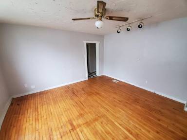 Main picture of 706 University Blvd