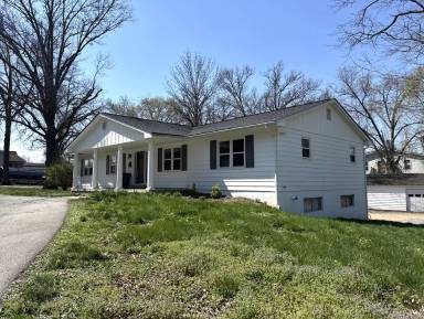 Main picture of 151 Colonial Ln