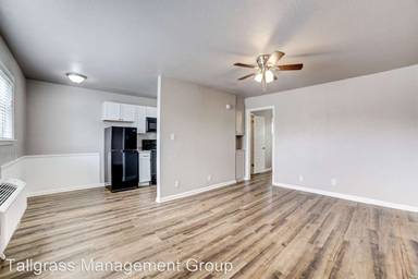 Main picture of 2440 E 6th St
