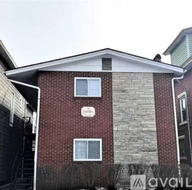 Main picture of 725 10th Ave