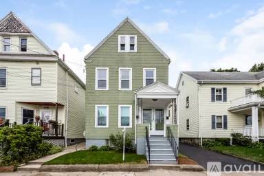 Main picture of 244 Sycamore St