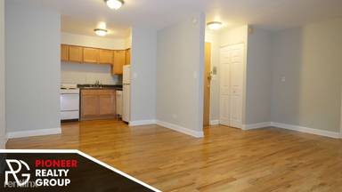 Main picture of 1446 N Dearborn St