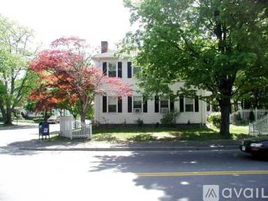Main picture of 104 South St