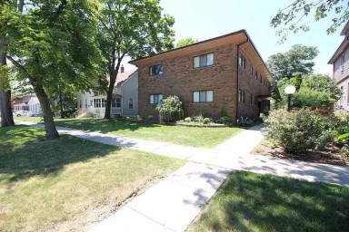 Main picture of 2820 Riverside Dr