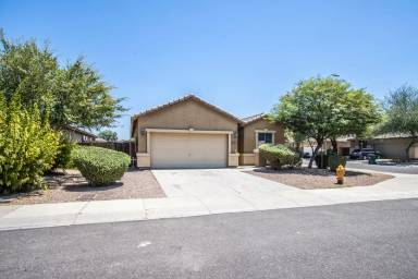 Main picture of 7917 S 73rd Ln