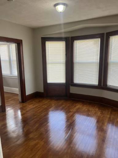 Main picture of 3203 W Madison St