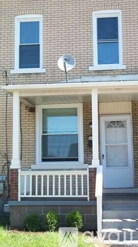Main picture of 1717 Commercial St