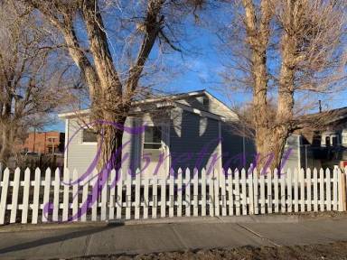 Main picture of 256 E J St