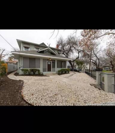 Main picture of 1039 Aganier Ave