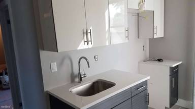 Main picture of 1060 Hancock St