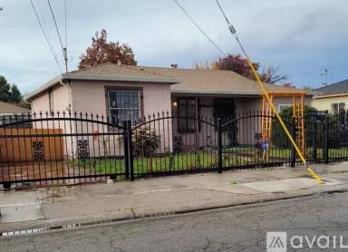 Main picture of 215 Hunter Ave