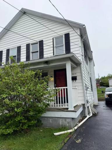 Main picture of 385 Carver St