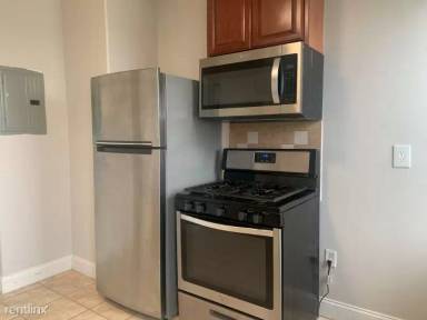 Main picture of 6615 Broadway