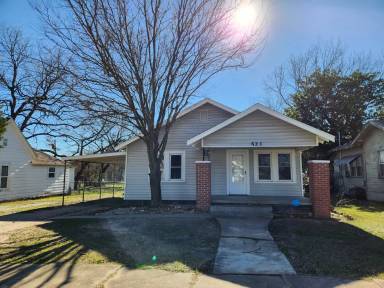 Main picture of 523 W 7th St