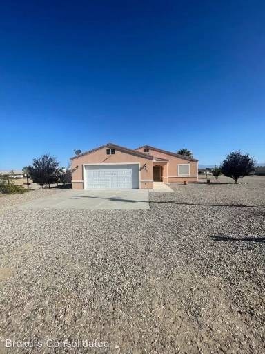 Main picture of 835 E Rainbow Rd