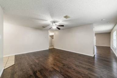 Main picture of 8422 Parry Path