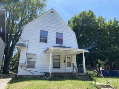 Main picture of 126 Palmer St NE