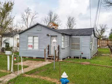 Main picture of 4611 White Rock St