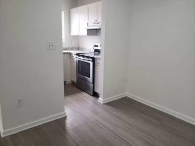 Main picture of 1321 SE 3rd Ct