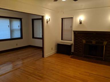 Main picture of 1132 E Pleasant St
