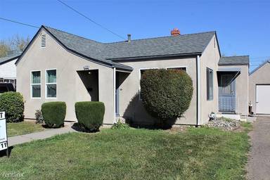 Main picture of 315 W Lowell Ave