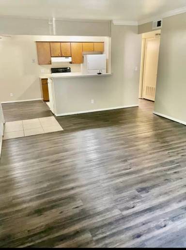 Main picture of Lakewood Gardens