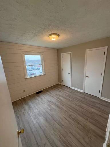 Main picture of 1171 W Main St