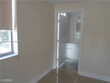 Main picture of 1050 Tower