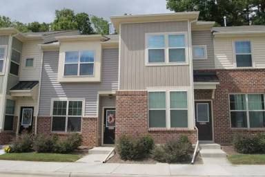 Main picture of 28 Pocono Dr