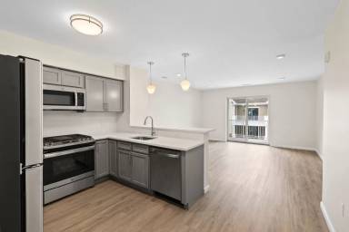 Main picture of 165 Pavilion Ave
