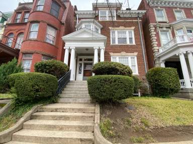 Main picture of 1614 Monument Ave