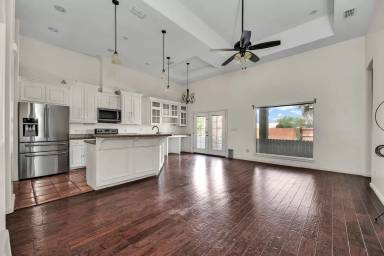 Main picture of 8701 N 21st St