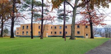 Main picture of 400 Riverside Dr
