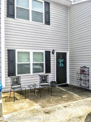 Main picture of 301 Hillsboro Ln