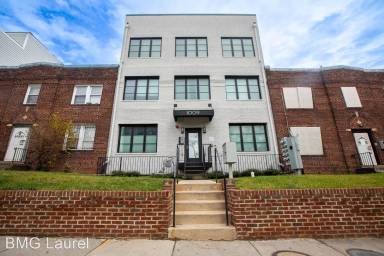 Main picture of 1009 17th St NE