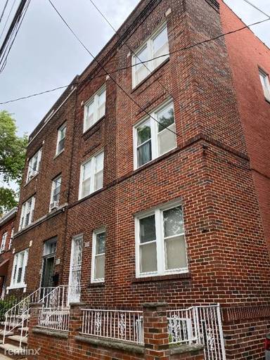 Main picture of 239 Lake St