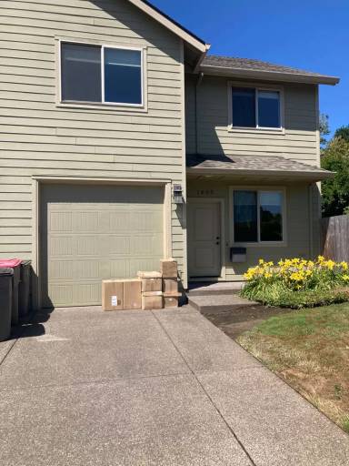 Main picture of 1605 NW Thomsen Ln