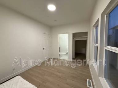 Main picture of 1089 D St