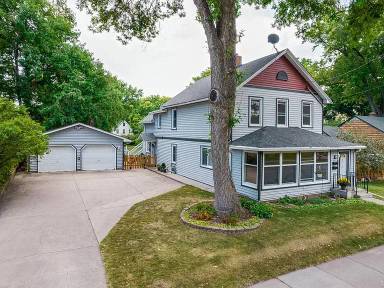 Main picture of 519 Pine St W