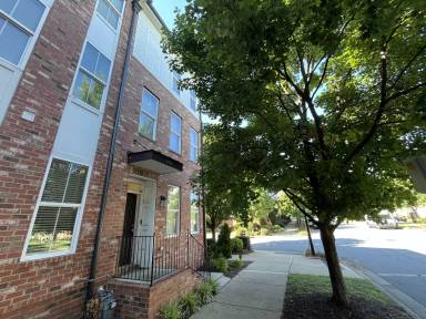 Main picture of 808 Seigle Point Dr