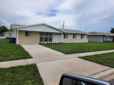 Main picture of 652 Abeto St NE