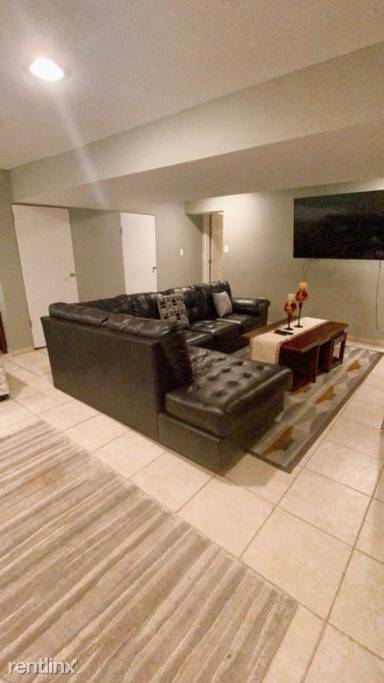 Main picture of 6934 Myersview Dr