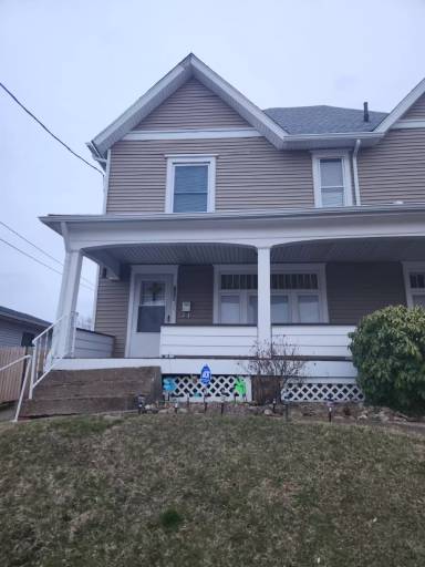 Main picture of 134 Harrison Ave SW